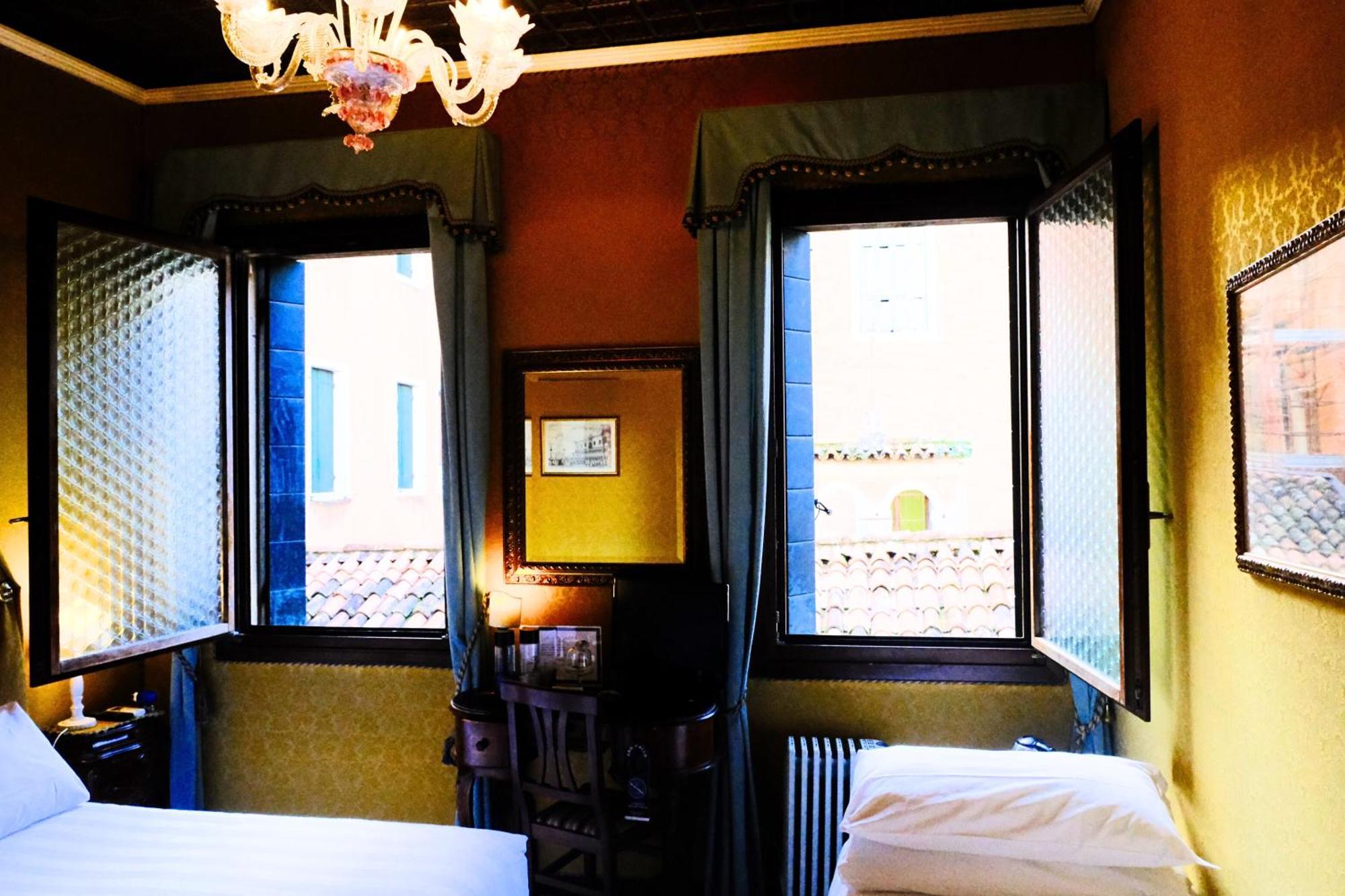H O T E L S A N G A L L O L Hotel Venice